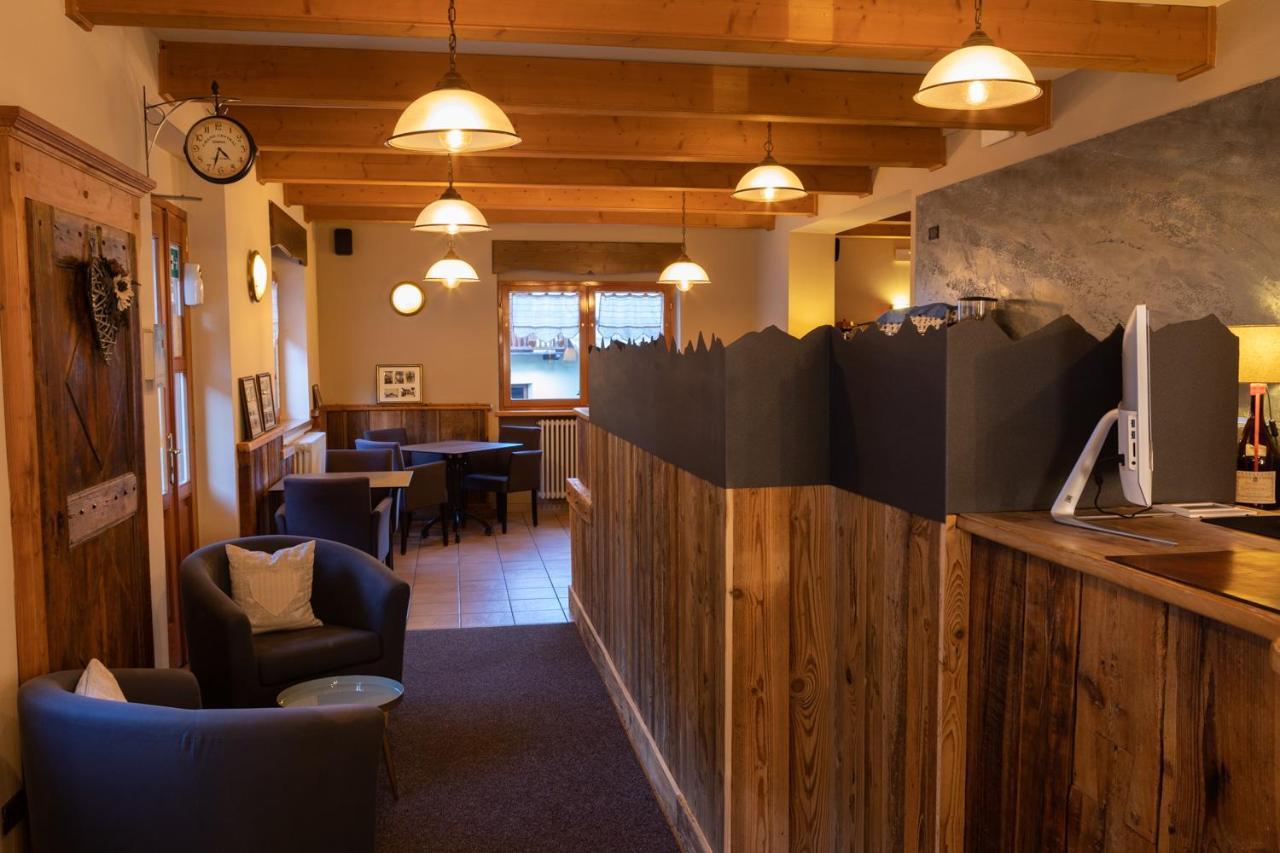 Mont Velan Chambres & Restaurant Saint-Oyen Экстерьер фото