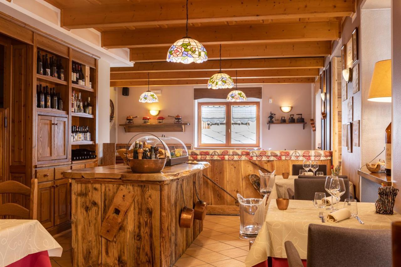 Mont Velan Chambres & Restaurant Saint-Oyen Экстерьер фото
