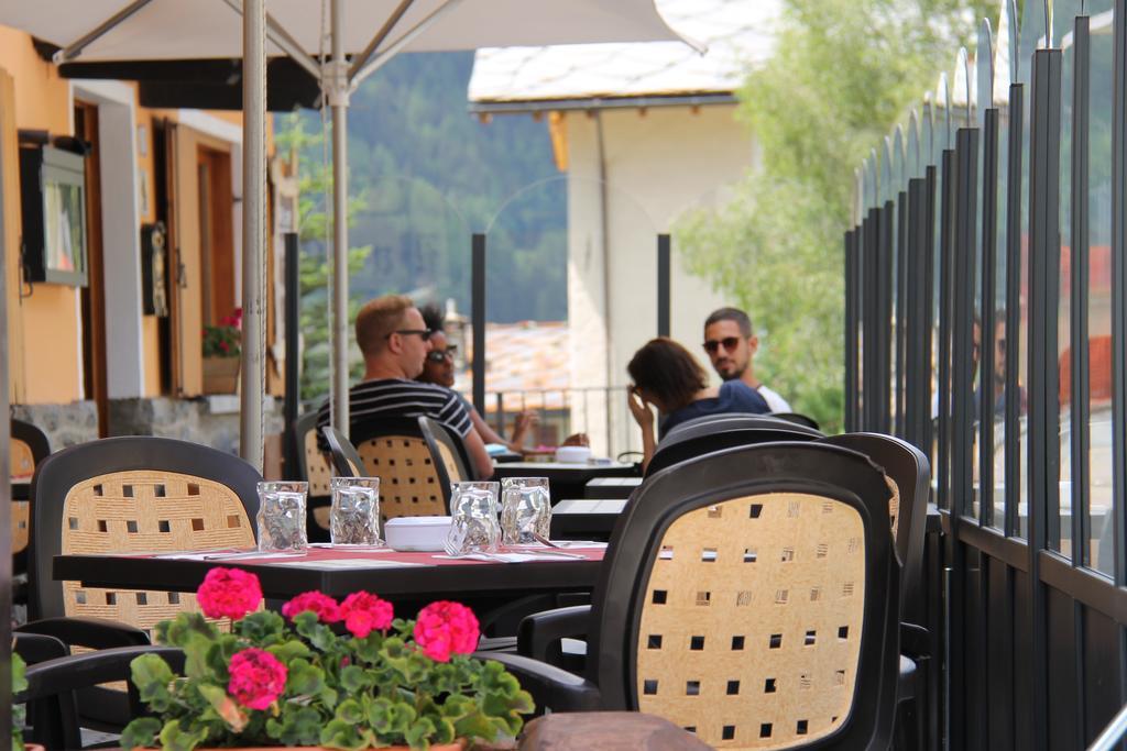 Mont Velan Chambres & Restaurant Saint-Oyen Экстерьер фото