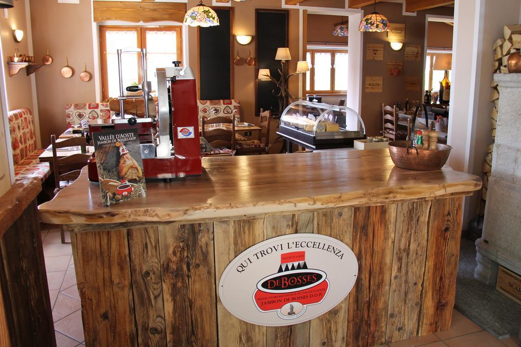 Mont Velan Chambres & Restaurant Saint-Oyen Экстерьер фото