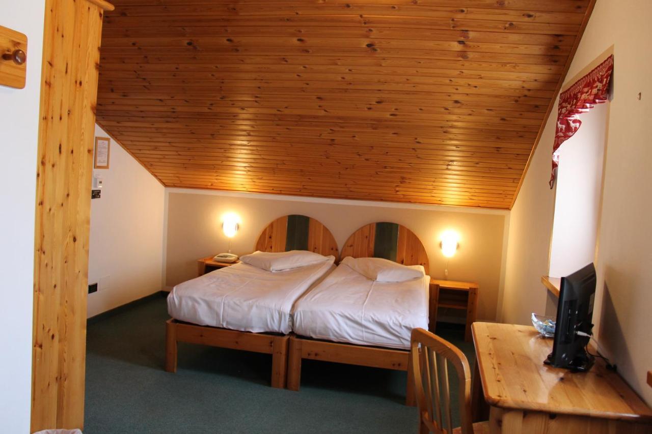 Mont Velan Chambres & Restaurant Saint-Oyen Экстерьер фото